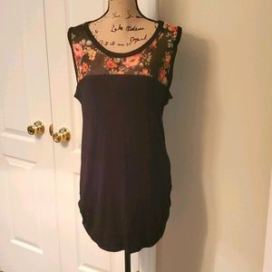 Women's sleeveless top
